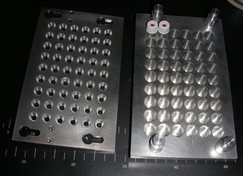 Image:Tray with Lid and vials.png